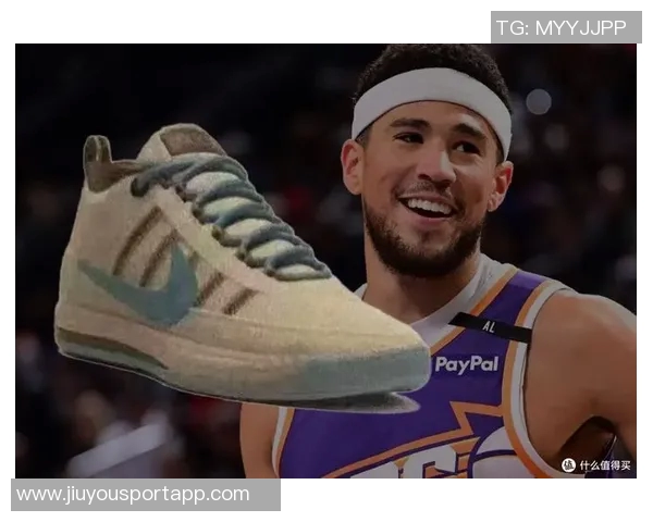 布克首次亮相新款签名鞋布克2代球鞋在比赛中引发关注