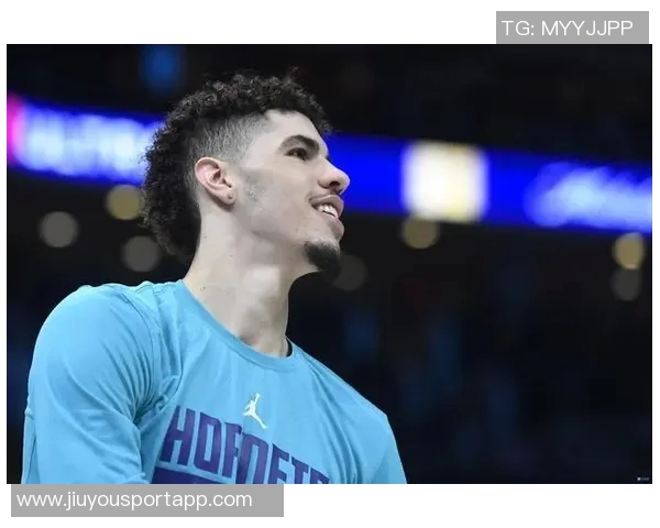 拉梅洛鲍尔表现出色13投8中三分4中8砍下20分助攻6次正负值高达27 拉梅洛鲍尔表现出色13投8中三分4中8砍下20分助攻6次正负值高达27