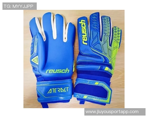 华盛顿分享比赛时手指甲发紫的秘密与场下保暖手套的独特体验 华盛顿分享比赛时手指甲发紫的秘密与场下保暖手套的独特体验