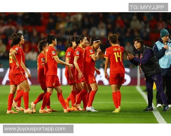 英女足轻松取胜主帅称中国女足留下明显空当